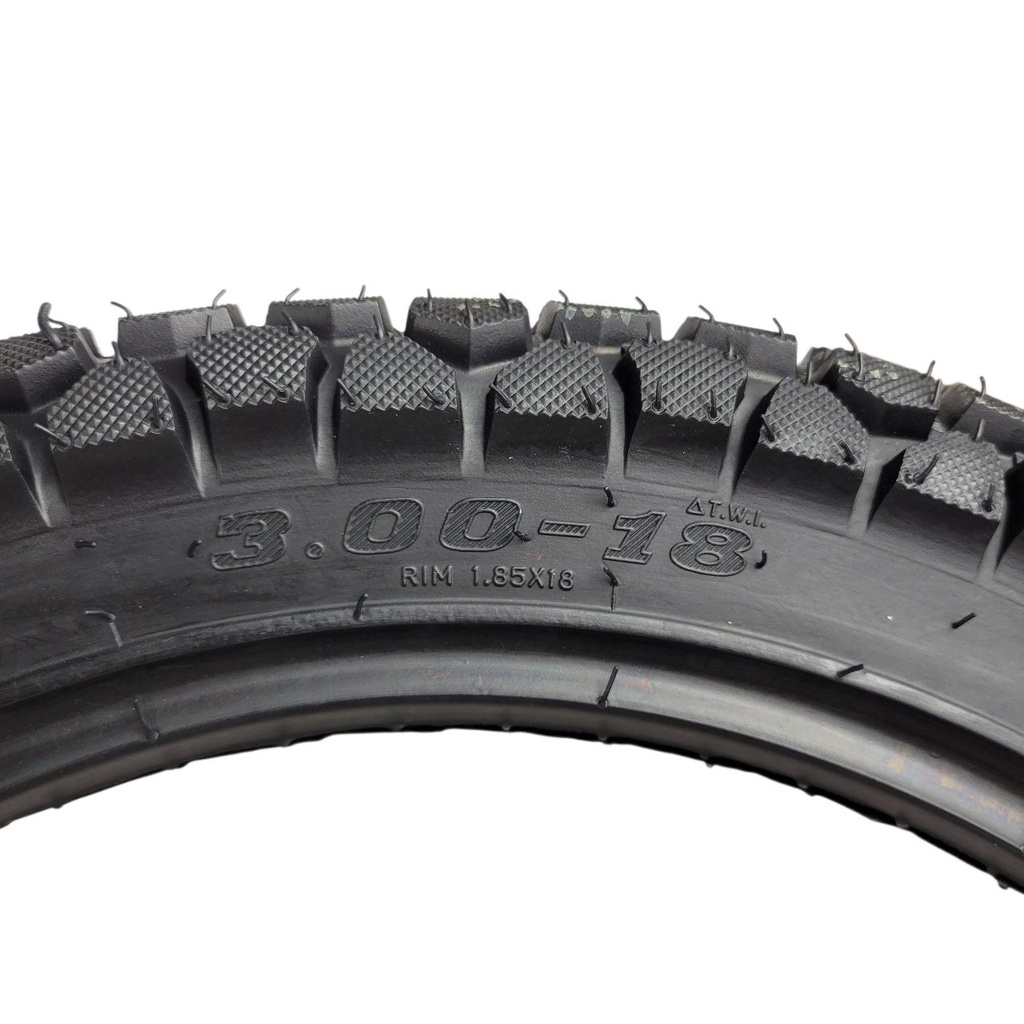 Мотошина  "18"  3.00-18  HY-02 шипована, камерна (TT) 