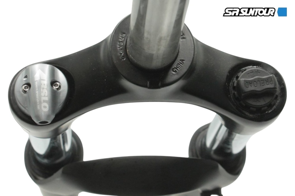 Вилка 29 аморт. безрізьб. SR SUNTOUR (XCM30) Ø28.6mm (1-1/8) disk AL. локаут шток L-215mm +монет.lockout, чорна 